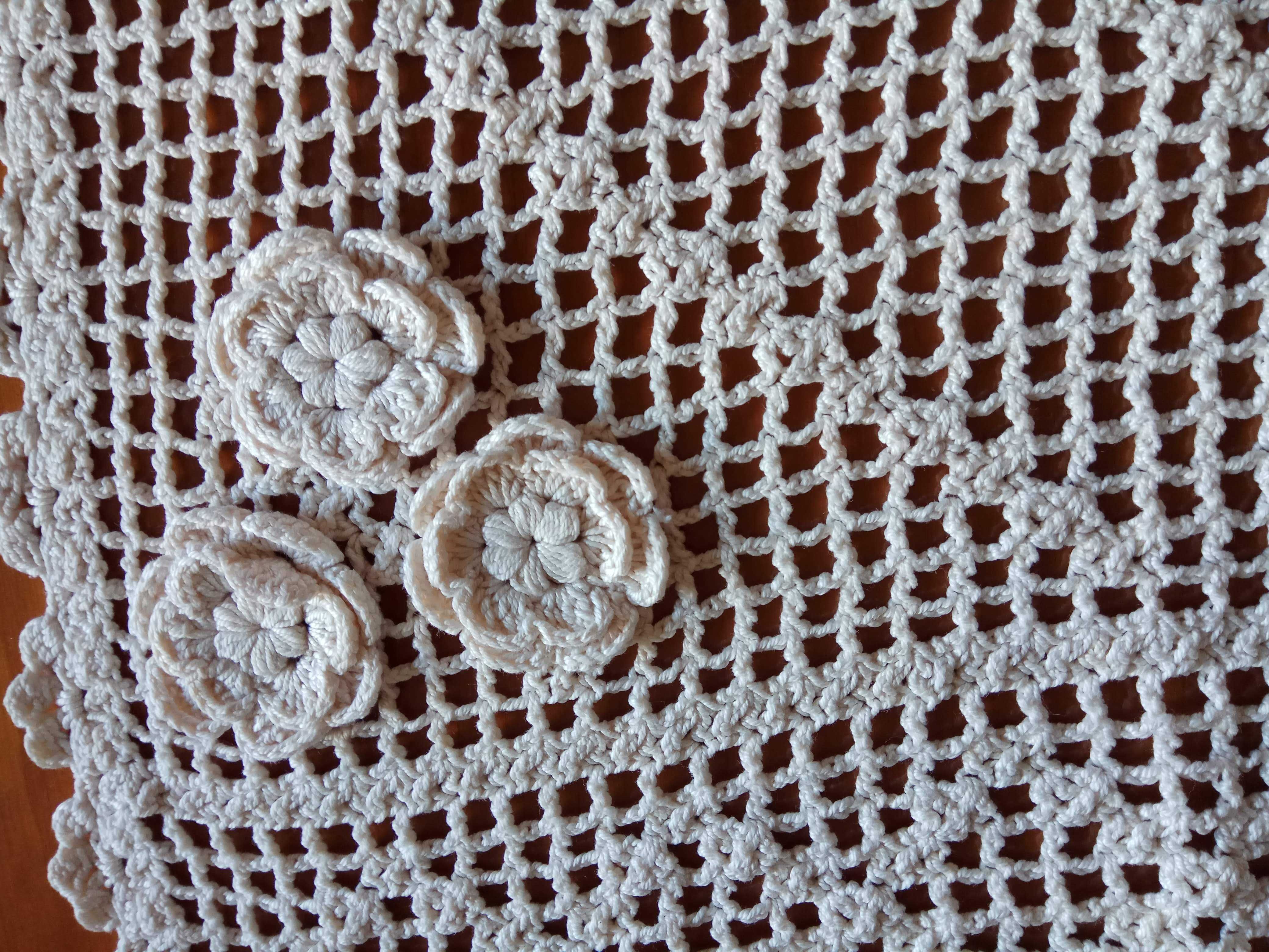 Napron de renda creme
