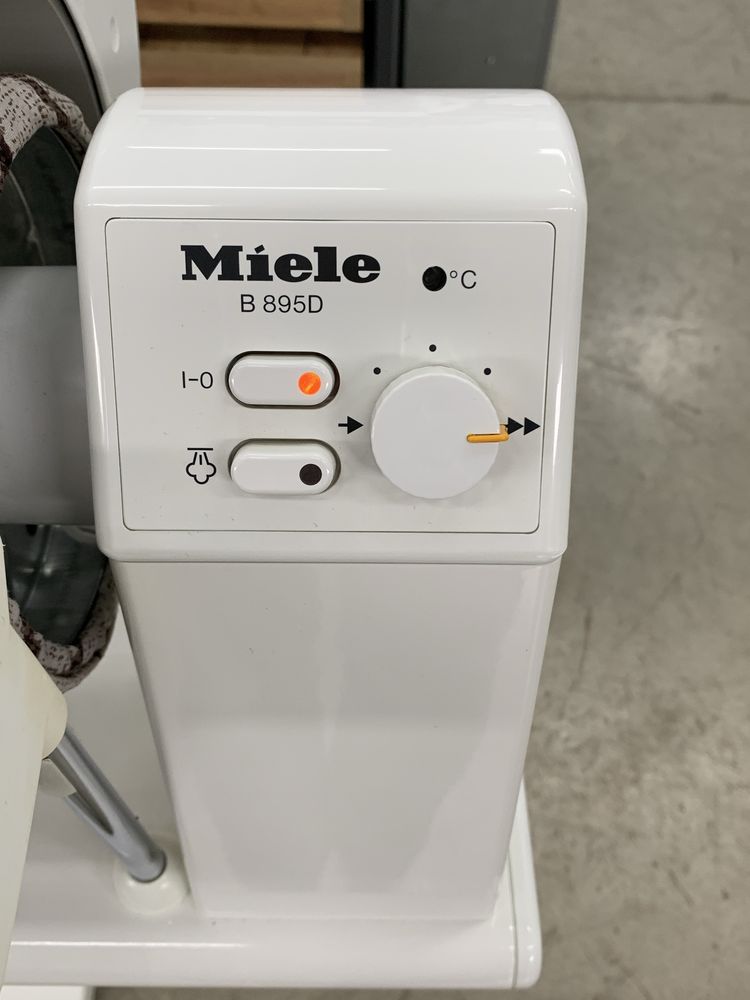 Прасувальний каток Miele B 895