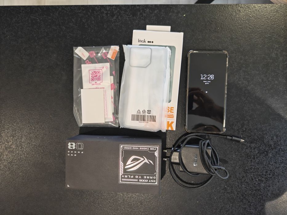 Smartfon ASUS ROG PHONE 8 12/256GB jak nowy