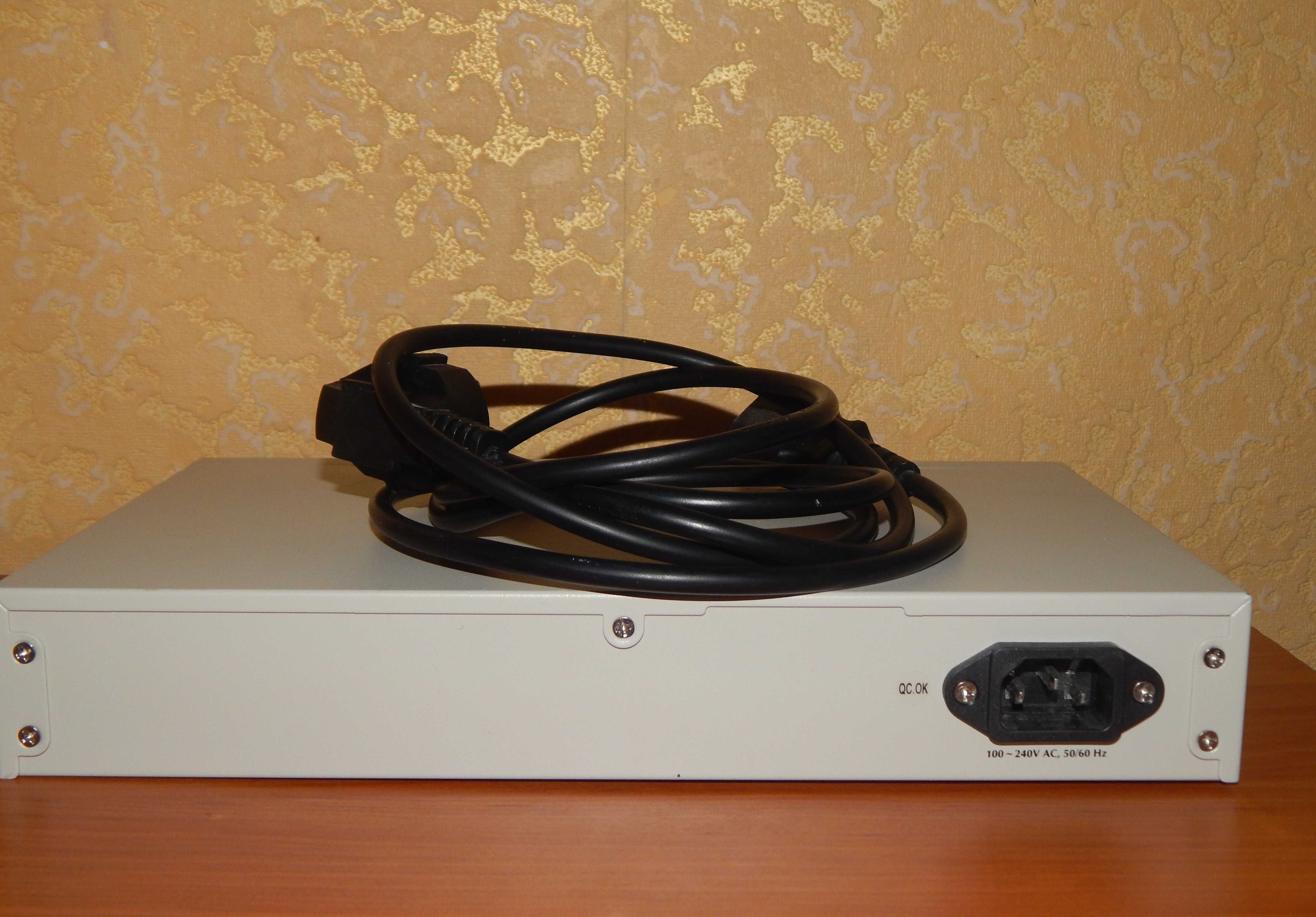 Коммутатор комутатор суич REPOTEC Switch Fast Ethernet 24 порта 10/100