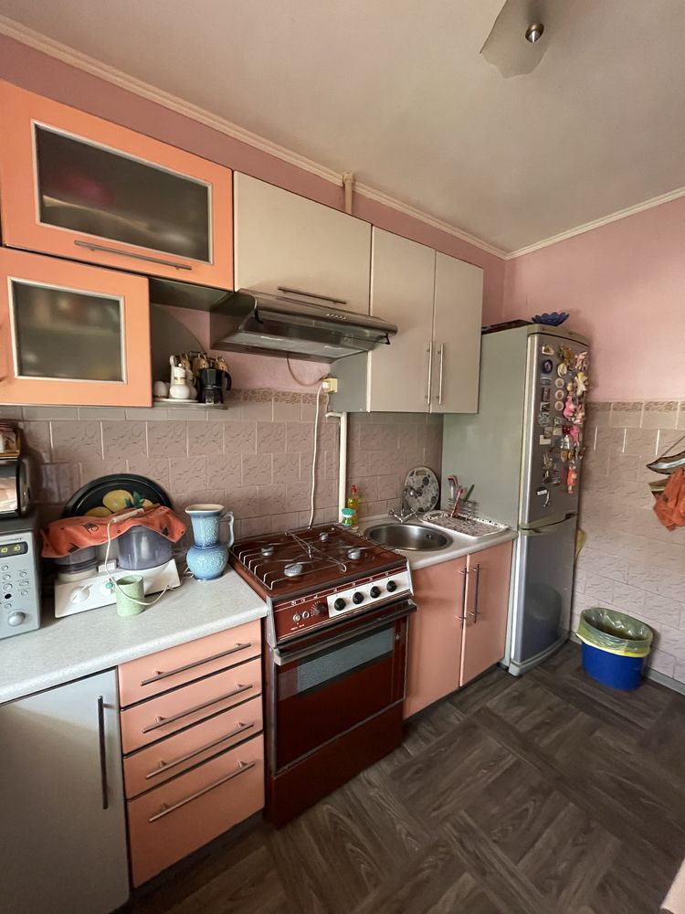 3 кім на 15 Квітня з меблями та технікою