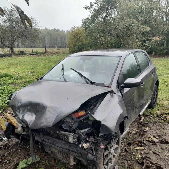 Volkswagen Polo uszkodzony