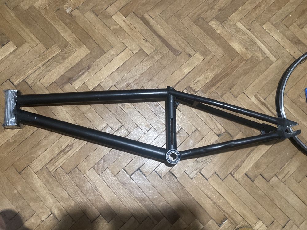 Продам bmx запчасти