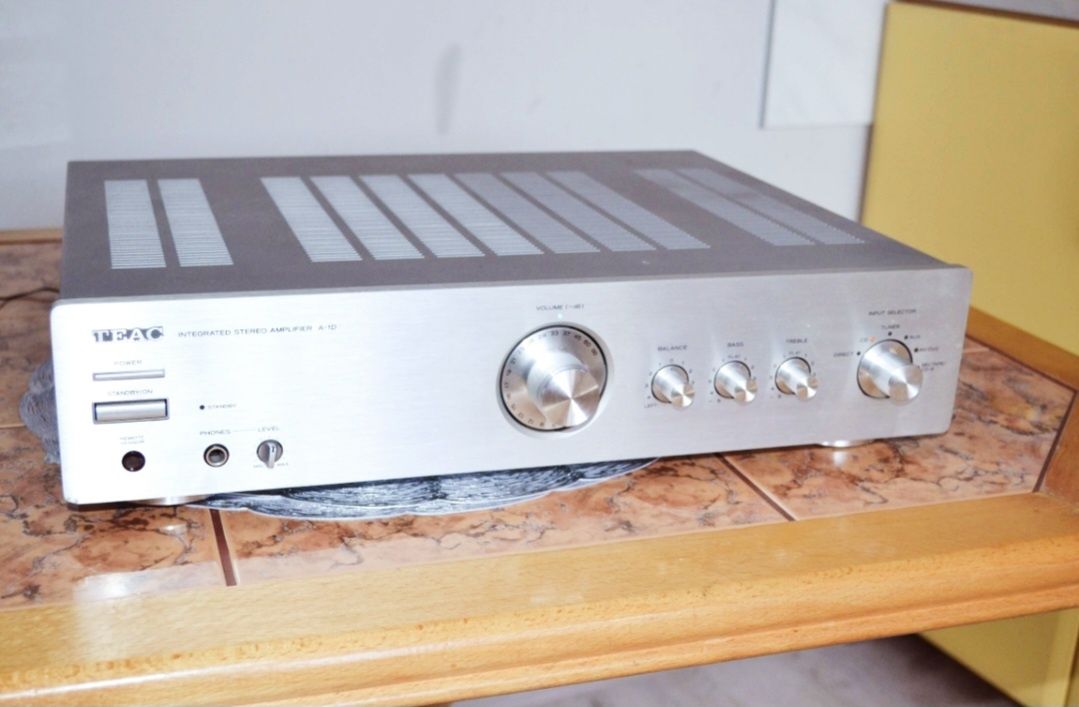 TEAC A 1 D ładny stan , made in Japan wysoki model