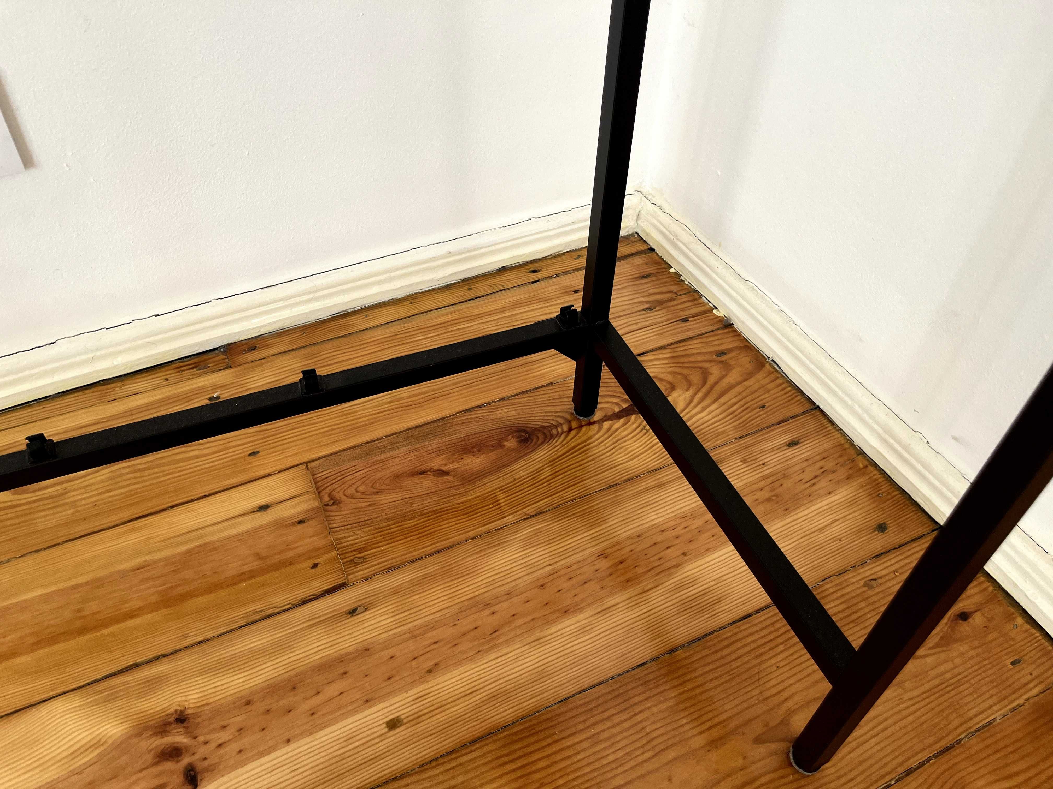 Mesa para portátil VITTSJO IKEA