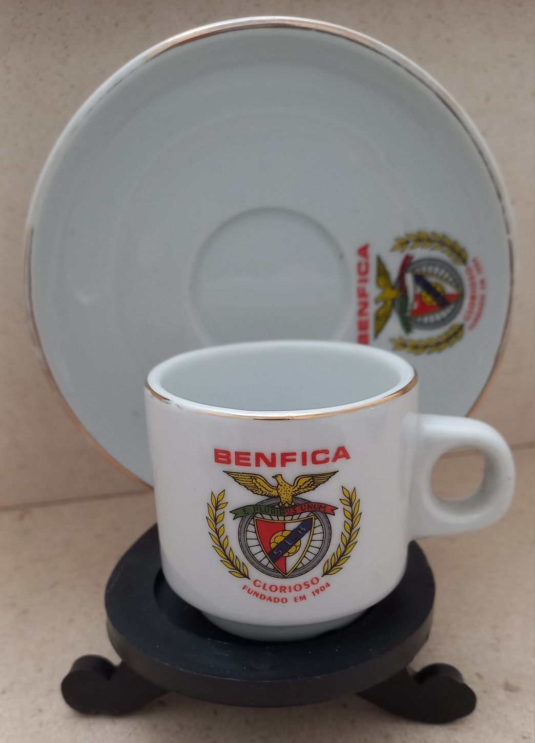 Caneca em loiça do Benfica comemorativa de um título nacional