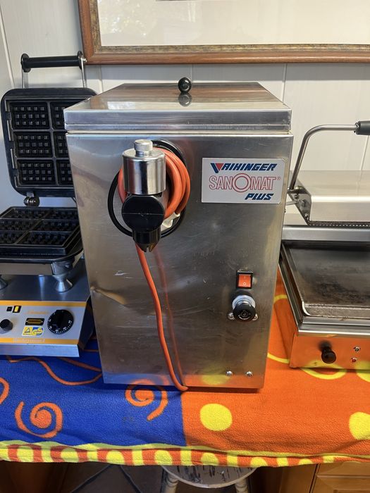 Automat do bytej smietany Sanomat