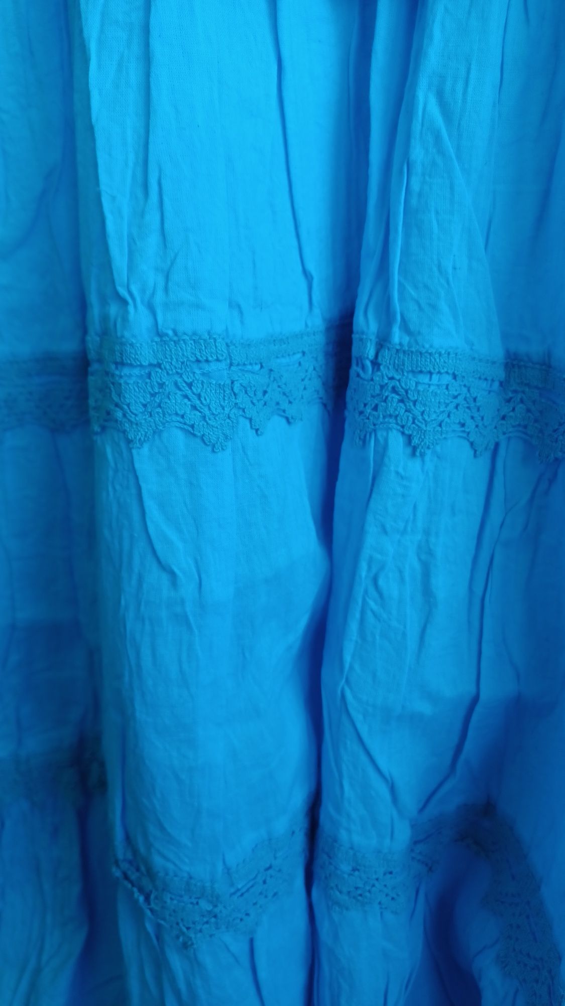 Vestido midi com renda