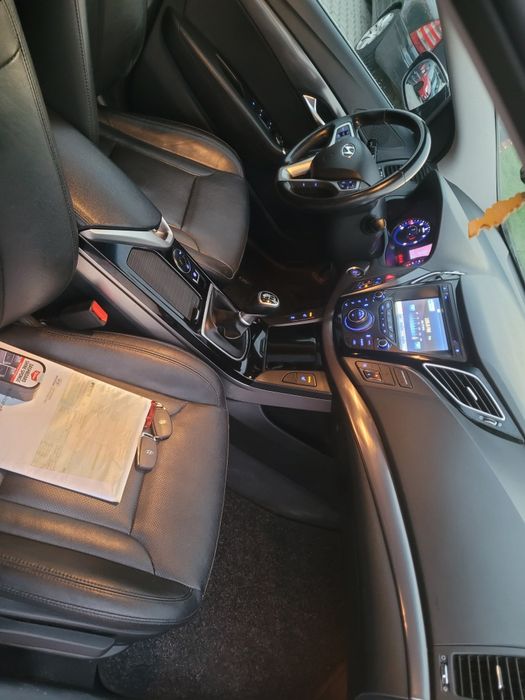 Hyundai i40 kombi  1.7 crdi 136km PREMIUM xenon skóra navi