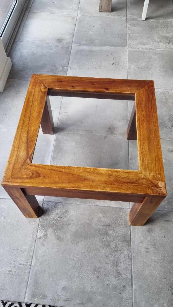 Mesa de café de madeira e vidro