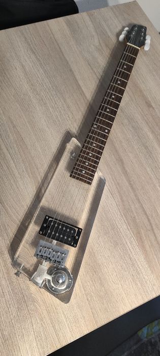 Gitara Elektryczna projekt wykonany przez lutnika