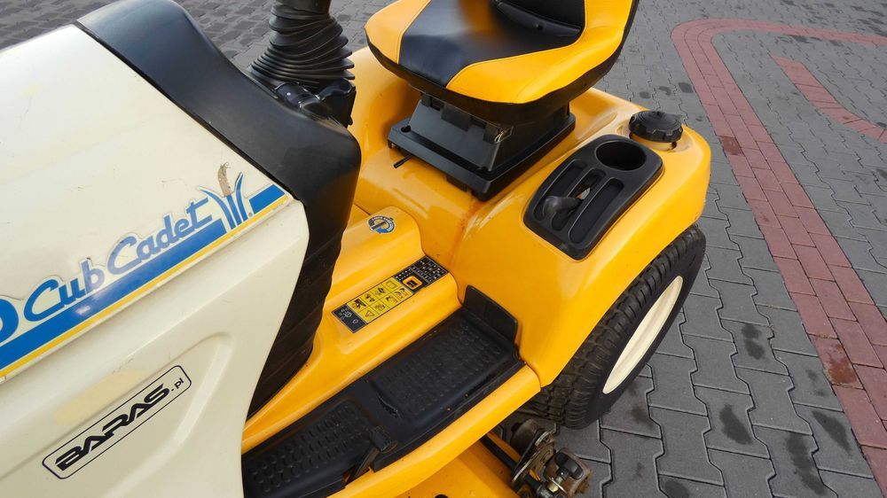 Traktorek kosiarka Cub Cadet 3205 Kawasaki 2 Cylindry (251101.4) Baras