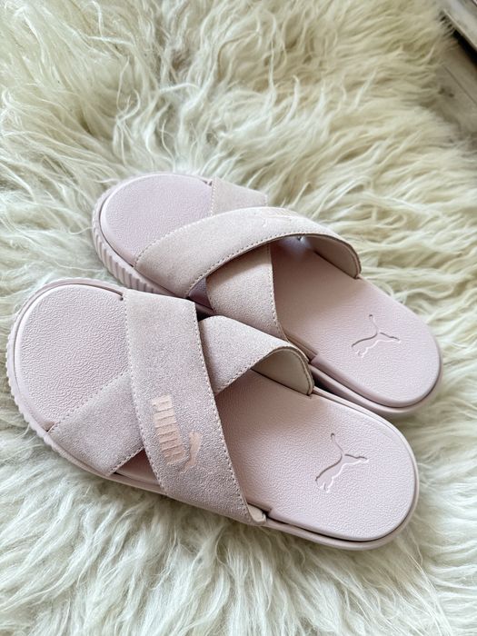 Шлепанці пума жіночі