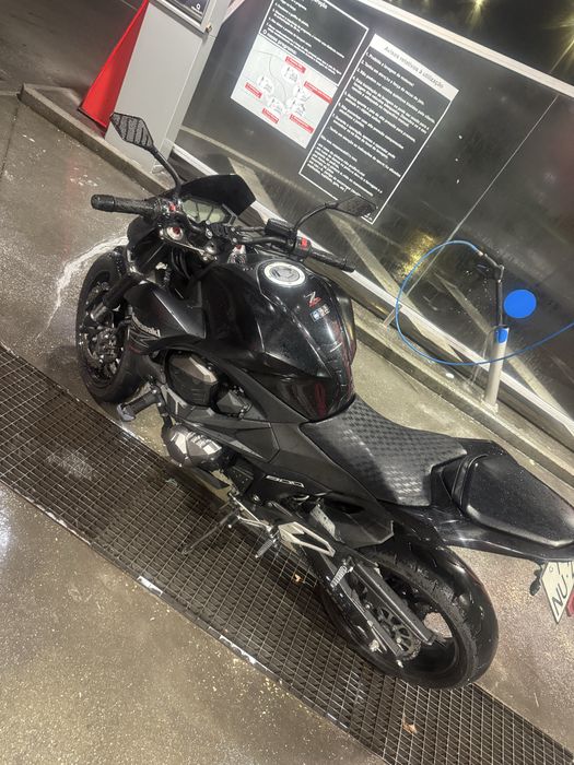 Mota Kawasaki Z800