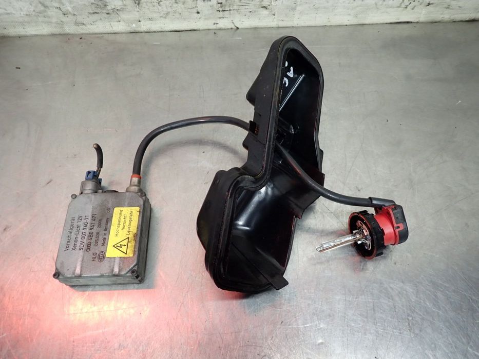 PRZETWORNICA XENON ZAŚLEPKA PRAWA AUDI A6 C5