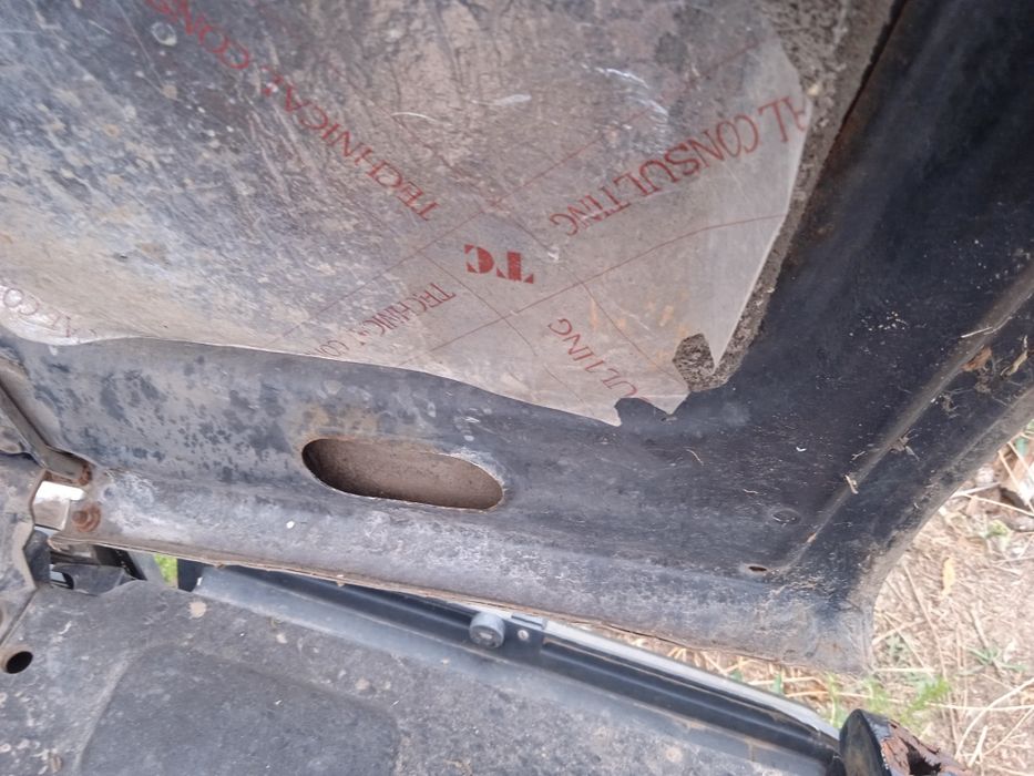 ВАЗ 2107 . Капот оригинал 600 грн.