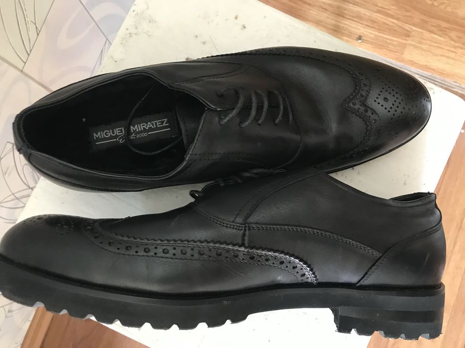 Туфли мужские,натуральная кожа,внутри  не большой мех ,