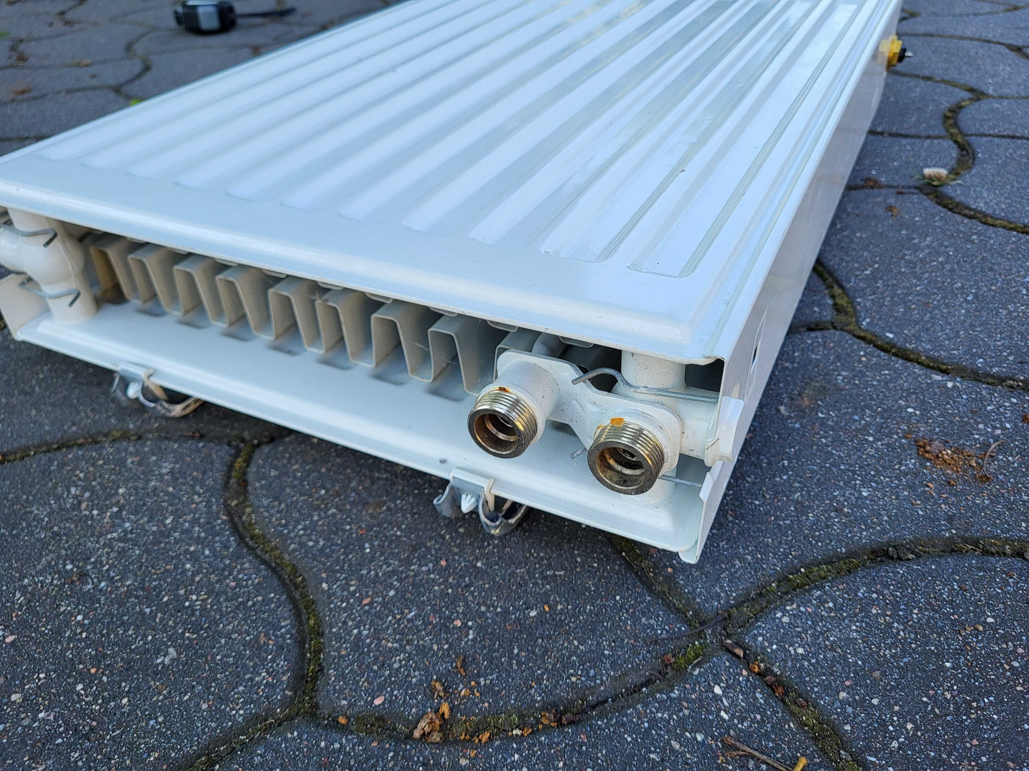 Purmo Plan Compact 400x600 nowy ze wspornikami zaworami