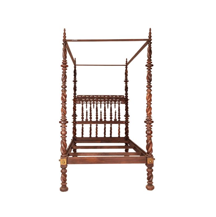 Cama dossel pau santo Barroco | século XVII