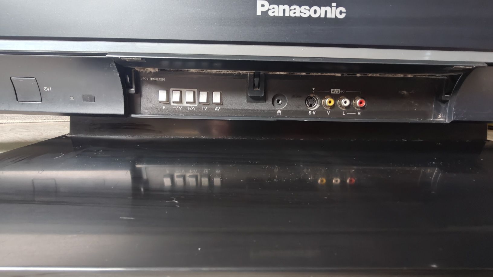 Sprzedam TV Panasonic 42 cale TH-42pv8pa stan b. dobry