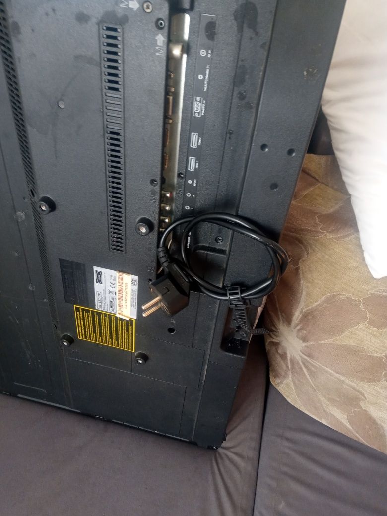 Telewizor technika 32f21b fhd uszkodzony