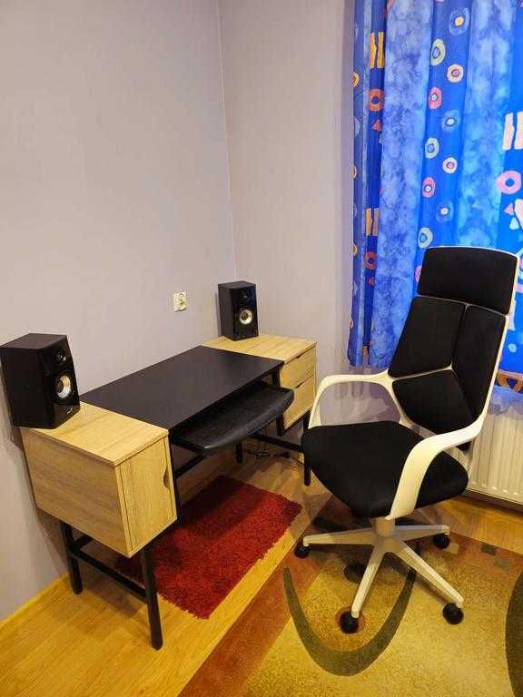 Zestaw biurko plus fotel