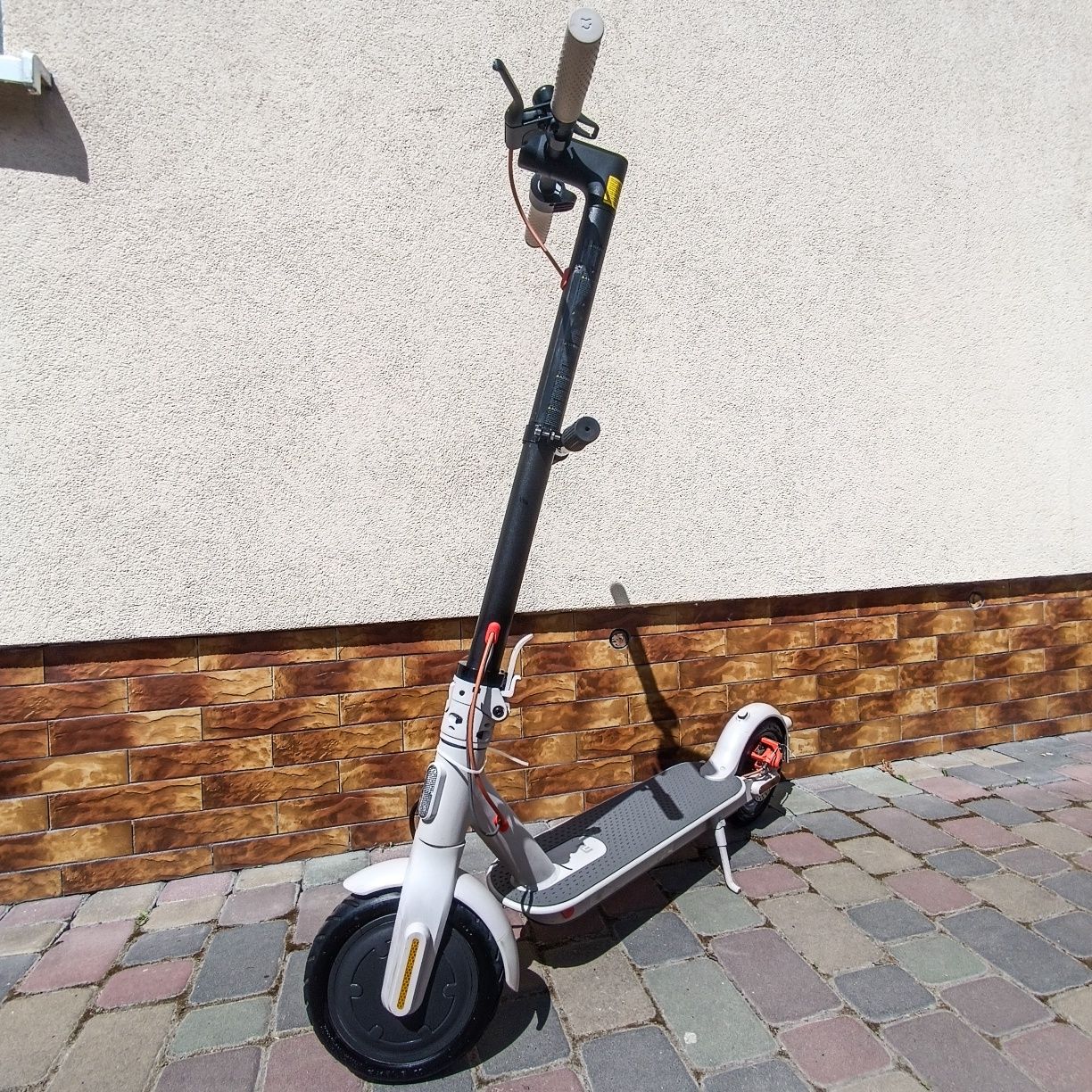 Електросамокат Xiaomi Mi Electric Scooter 3