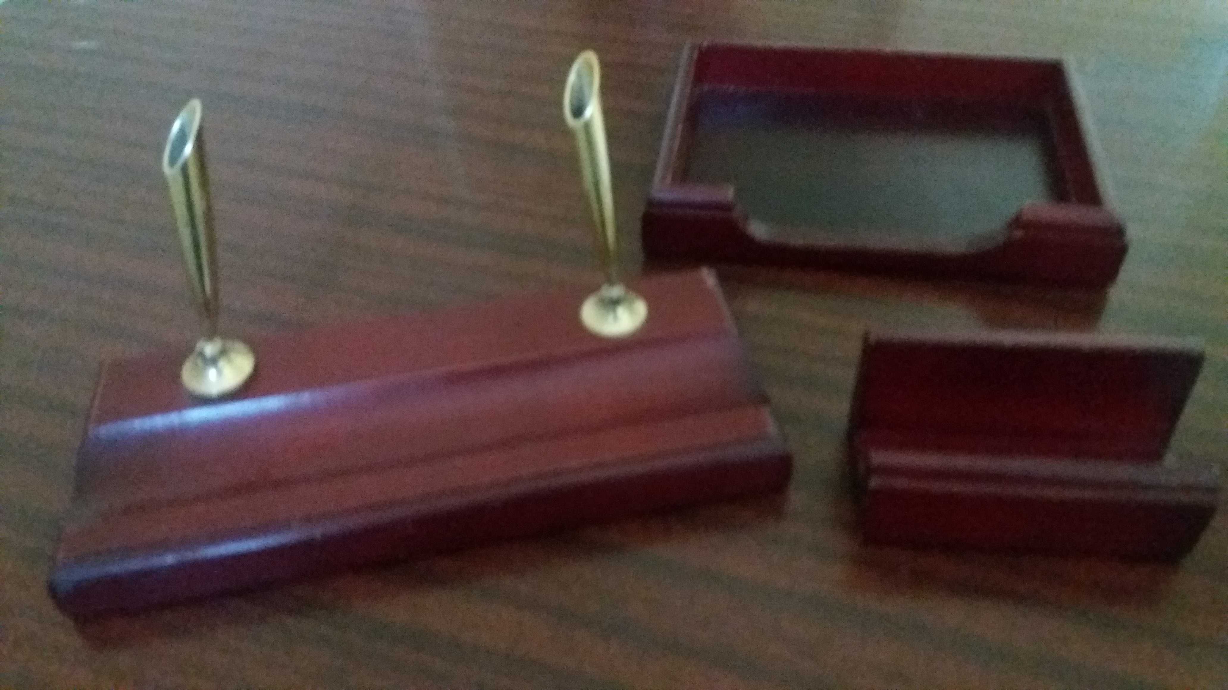 Продам плюшевую скатерть посуду и письменный прибор СССР.
