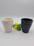 Zestaw 2 małych osłonek ceramicznych – biała i czarna