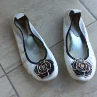 Buty skórzane baleriny 37 z kwiatkiem