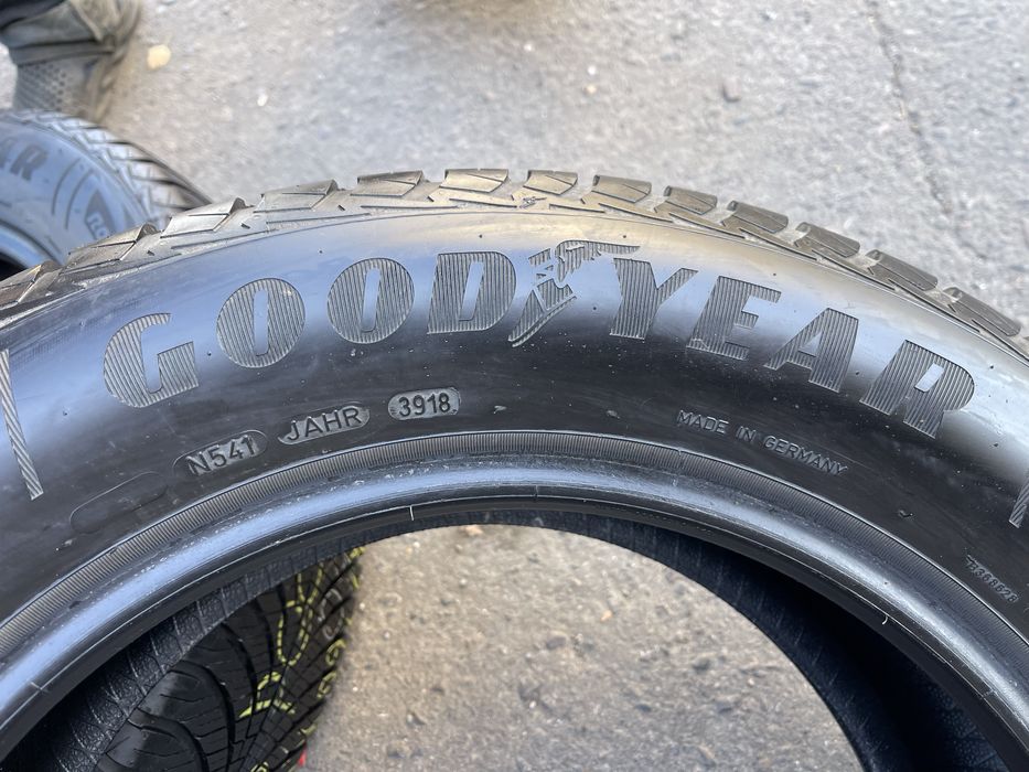 Шини 225/60/17 GoodYear Vector 4Seasons 2шт