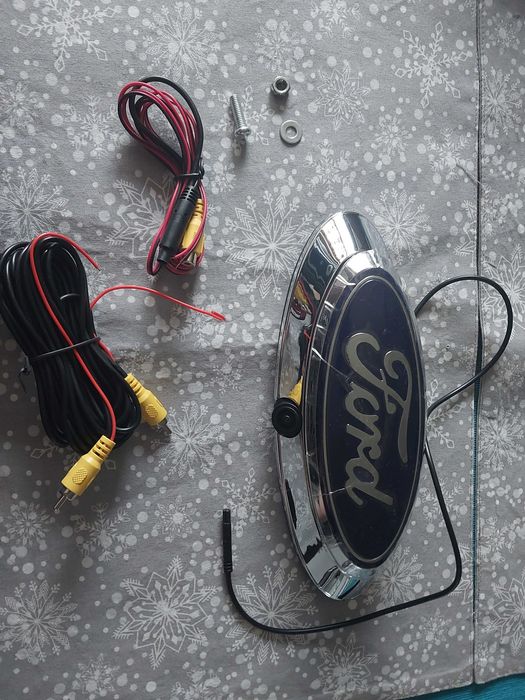 kamera cofania w znaczku FORD