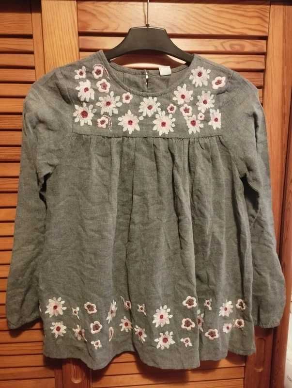 Camisola cinzenta de menina