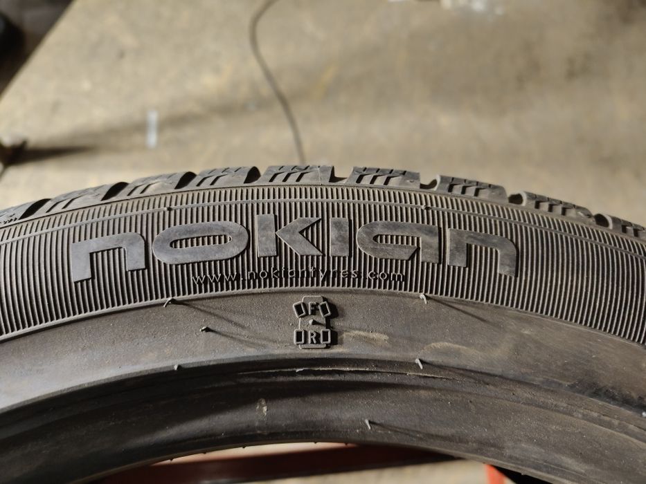 235/45R18 98 V Nokian WR R4     Z452/170A