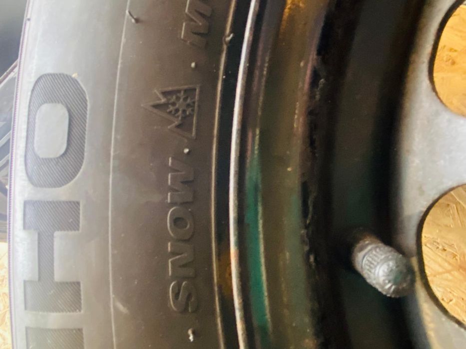 Зимові шини (2шт) KUMHO 215*60*R16