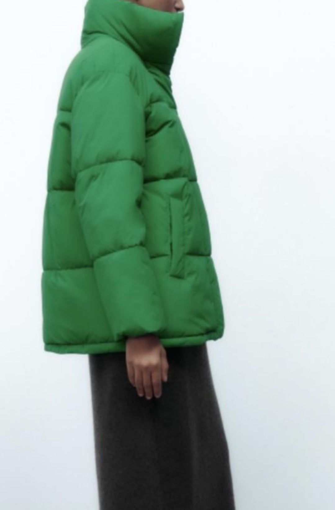 Куртка ZARA зелена р.М