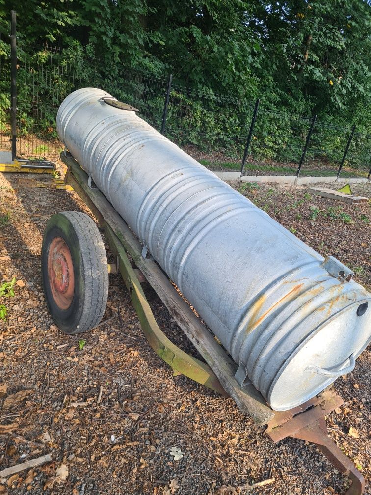 Beczka beczkowóz 1000l stalowa