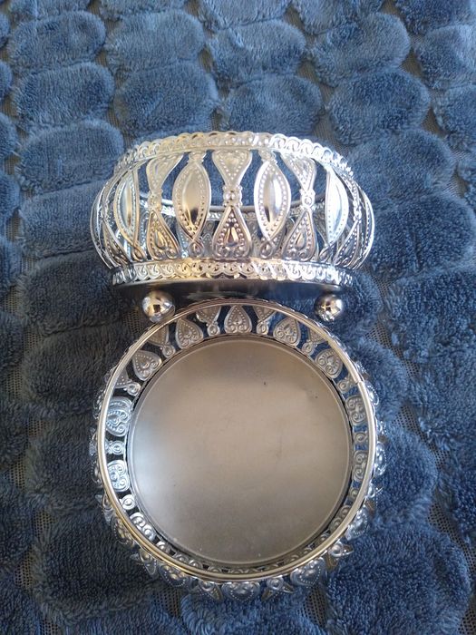 Świeczniki metalowe, kolor srebrny