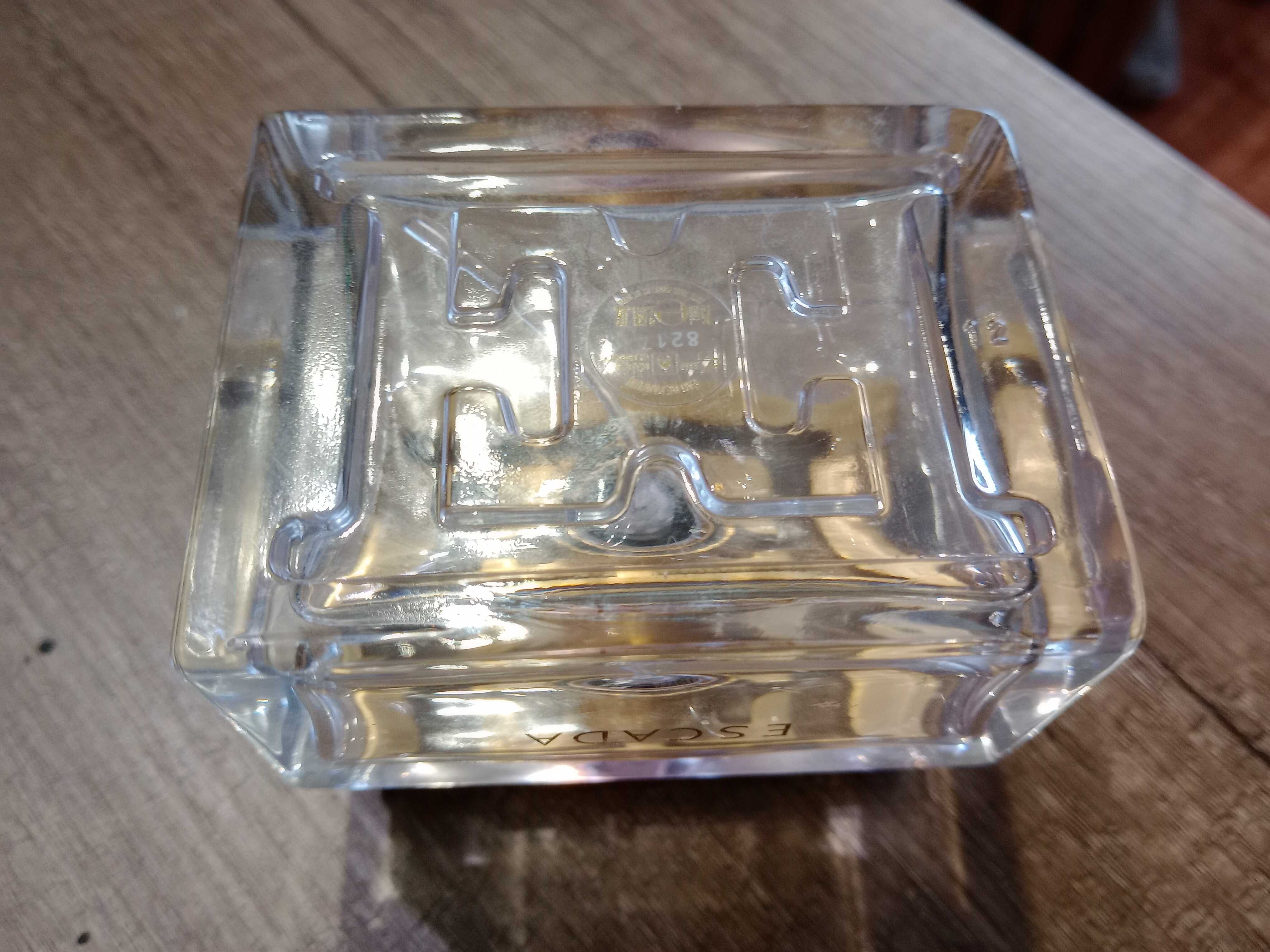 Frasco Vazio, coleção, com sele e numerado de Perfume Escada 100ml