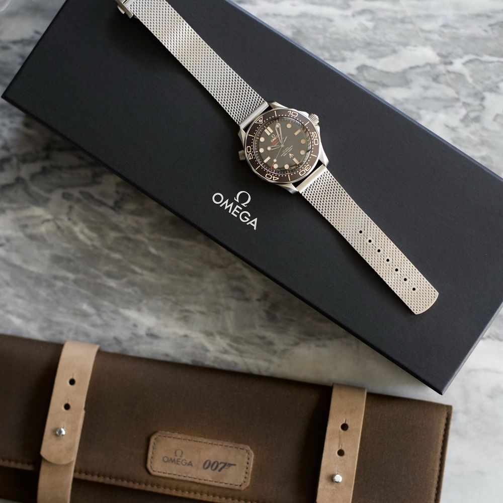 Omega Seamaster Diver 300M 007 Edition James Bond Titanium , rolex