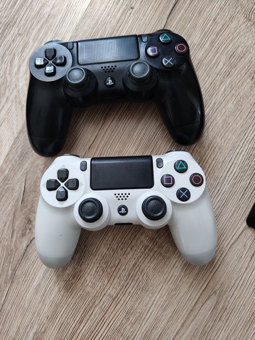 PlayStation 4 Pro+ dwa pady,gra,torba Gratis