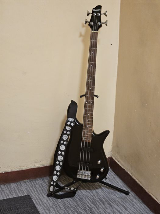 Gitara basowa bardzo dobrej jakości  Crafter