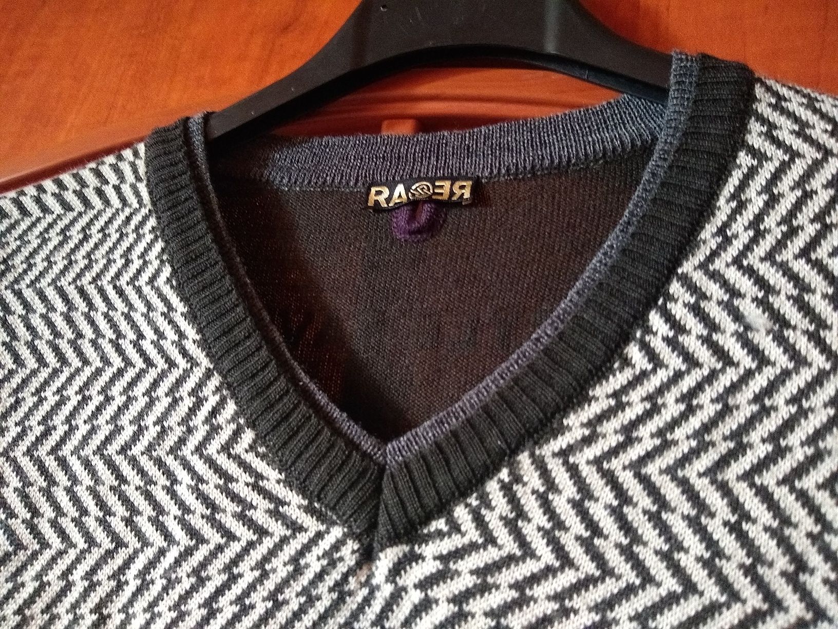 NOWY  Made in Italy, Elegancki męski sweter, 50% Merino, Rozmiar M/L