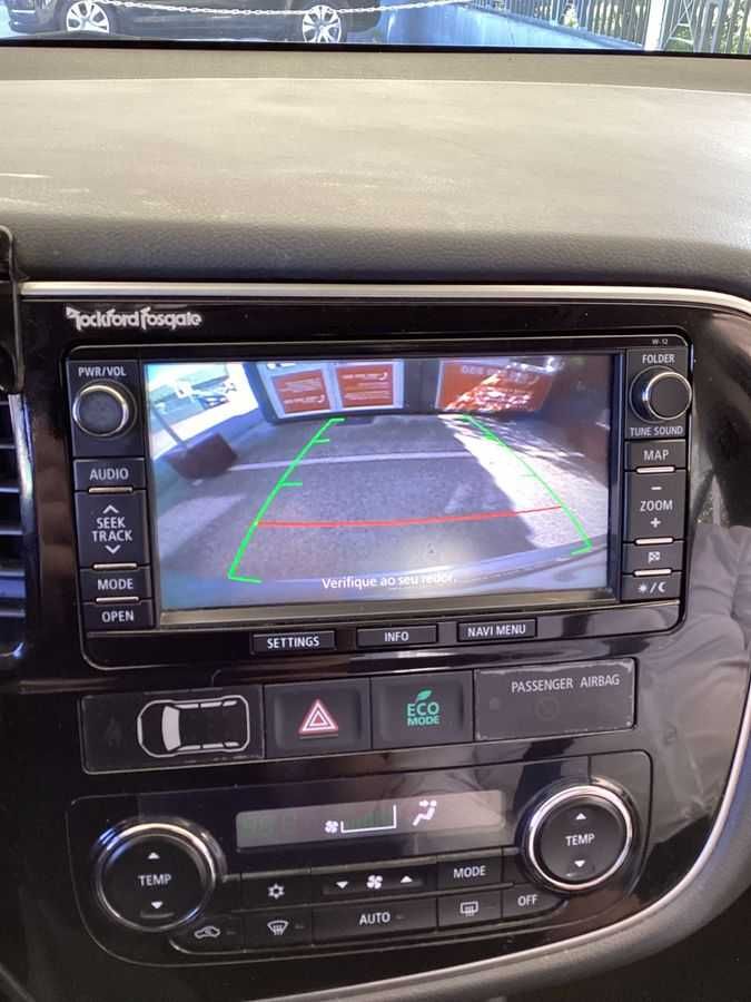 Mitsubishi Outlander PHEV Instyle 4WD 2014 — Híbrido Plug-in
