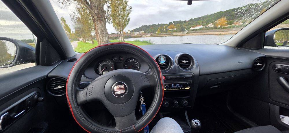 Seat Ibiza 1.4 TDI – Extras – Revisões Feitas – IMPECÁVEL”