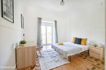 742851 - Quarto com cama de casal, com varanda...