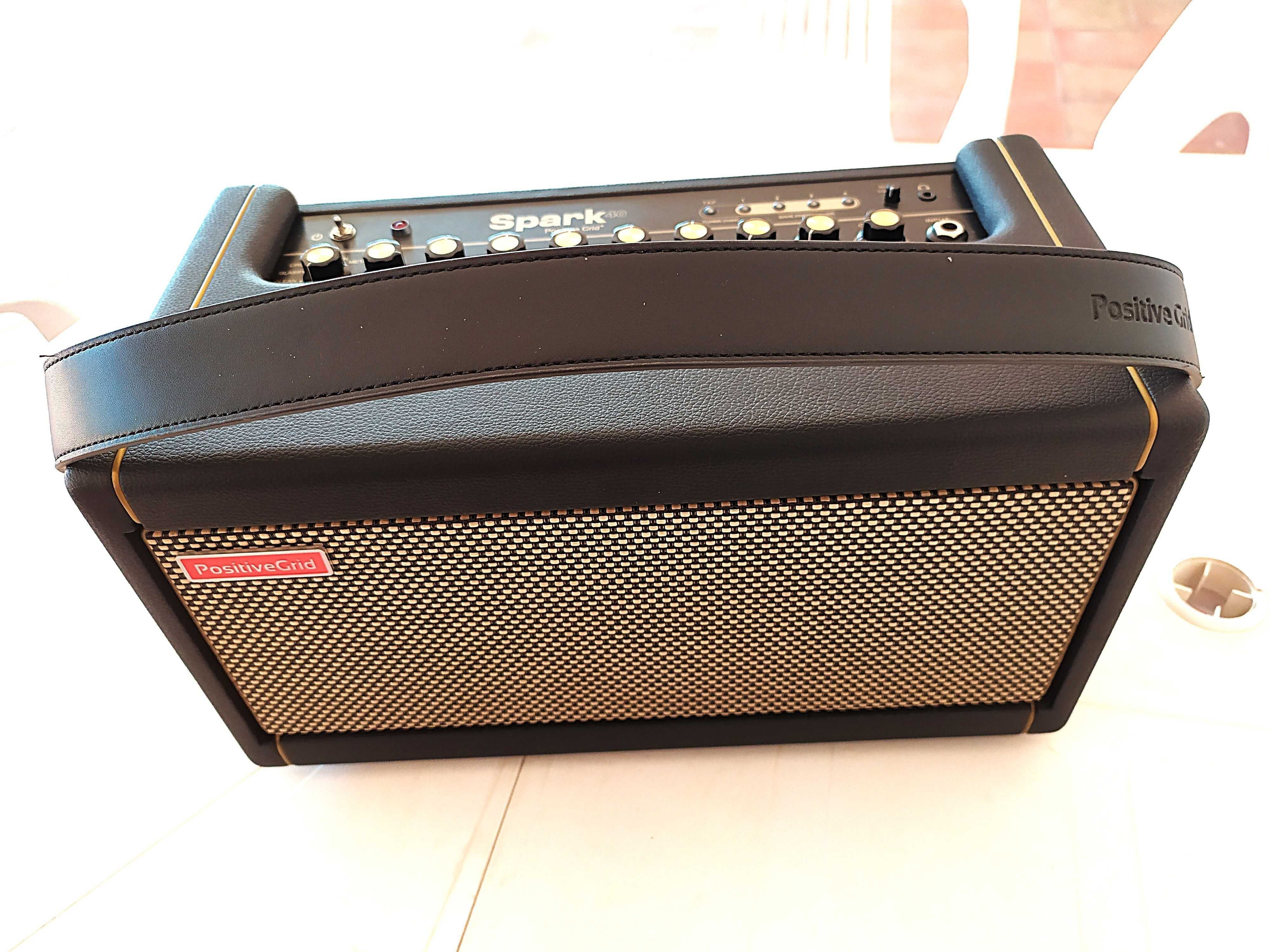 Spark 40W Amplificador p/Guitarra Acústica, Elétrica e Baixo