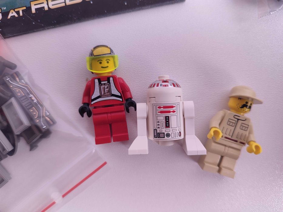 LEGO Star Wars 7180 - B-wing at Rebel Control Center - Komplet 100%