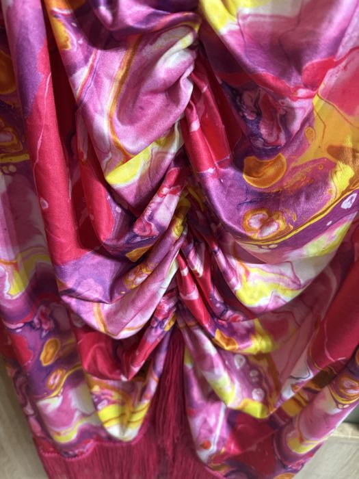 Dress Decode 4XL , boska sukienka z frędzlami kolorowa różowa na lato