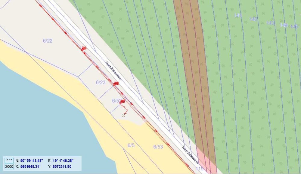 Działka przy plaży zalewu w Ostrowach nad Okszą